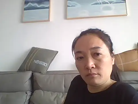 ZZXXMM520 online show from May 6, 2026, 5:33 am