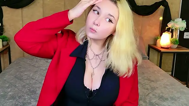 Snapshot of Cassey_Well chatting on June 25, 2026, 5:34 am Cassey Well online show from June 25, 2026, 5:34 am