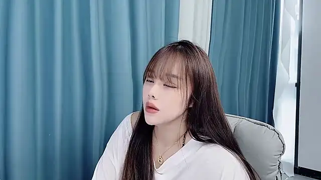 Qingqing19 online show from June 17, 2026, 2:22 am