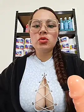VANESSA  28 online show from May 19, 2026, 1:29 pm