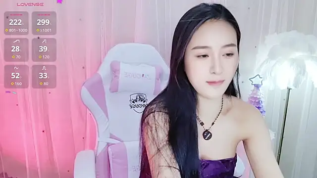Snapshot of OvObbit_ chatting on June 9, 2026, 9:43 am OvObbit online show from June 9, 2026, 9:43 am