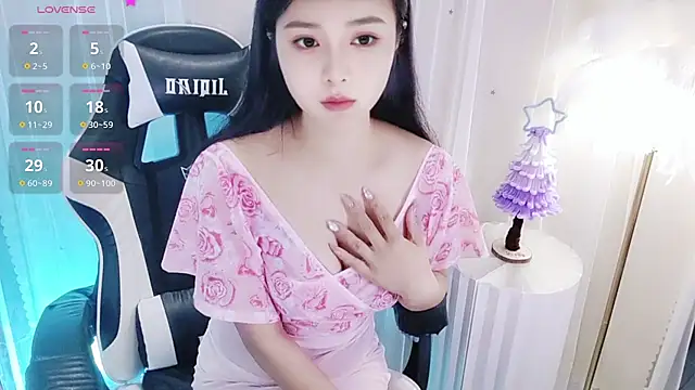 Snapshot of OvObbit_ chatting on May 9, 2026, 9:18 pm OvObbit online show from May 9, 2026, 9:18 pm