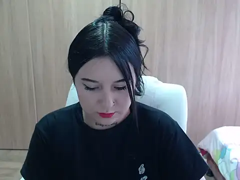 Haileey ross online show from June 10, 2026, 3:02 pm