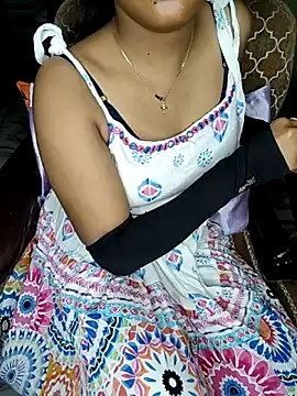 Tamil  Thara003 online show from May 28, 2026, 6:58 pm