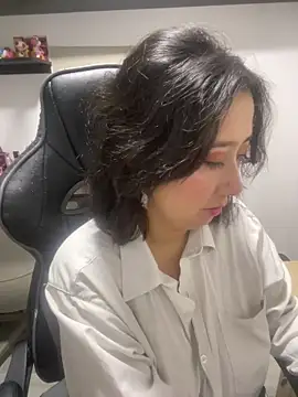 saramaSS online show from May 12, 2026, 3:58 am