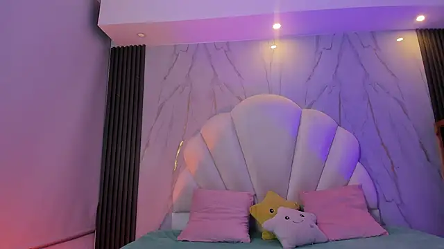 SoftPrincess online show from May 28, 2026, 4:20 am