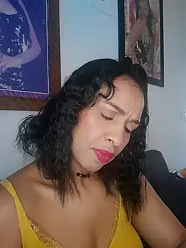 mell0102 online show from May 18, 2026, 11:59 am
