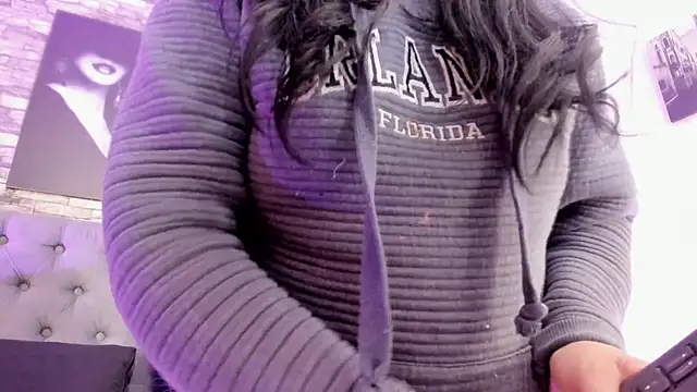 CloeMature online show from June 6, 2026, 3:23 am