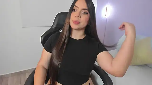 luna blazze  online show from June 16, 2026, 12:16 pm