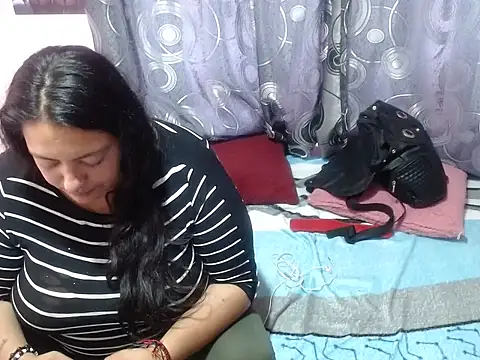 Snapshot of FabritziAPiel chatting on May 20, 2026, 4:04 pm FabritziAPiel online show from May 20, 2026, 4:04 pm