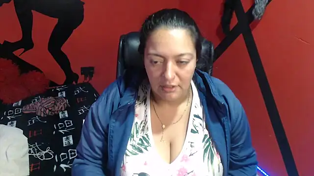 Snapshot of FabritziAPiel chatting on June 3, 2026, 1:01 pm FabritziAPiel online show from June 3, 2026, 1:01 pm