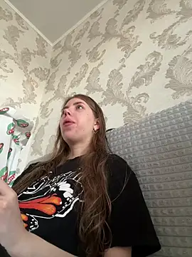EvaAkiins online show from June 16, 2026, 2:39 pm