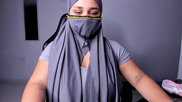 Snapshot of Salma_farouk chatting on June 15, 2026, 4:56 am Salma farouk online show from June 15, 2026, 4:56 am