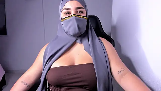 Snapshot of Salma_farouk chatting on June 21, 2026, 12:38 am Salma farouk online show from June 21, 2026, 12:38 am