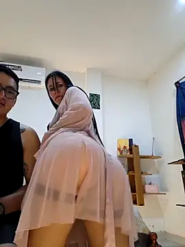 fuullsex online show from May 24, 2026, 4:23 am