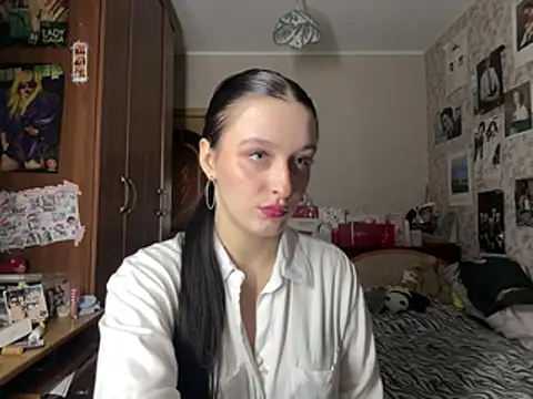 Angelina Floran online show from May 12, 2026, 4:35 pm