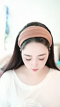 singer-wenwan online show from June 13, 2026, 10:02 am