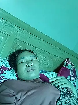 Snapshot of BlueGirlyeah chatting on May 18, 2026, 5:02 am BlueGirlyeah online show from May 18, 2026, 5:02 am