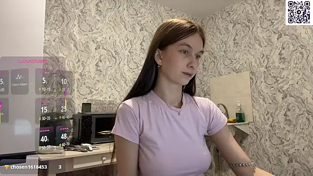 HinaDesire online show from May 28, 2026, 8:59 pm