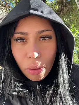 isaabella123 online show from May 14, 2026, 7:22 pm
