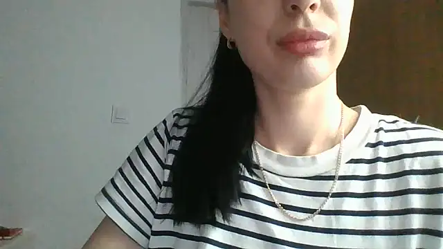 Snapshot of _MiaFlame_ chatting on June 17, 2026, 9:36 pm MiaFlame online show from June 17, 2026, 9:36 pm