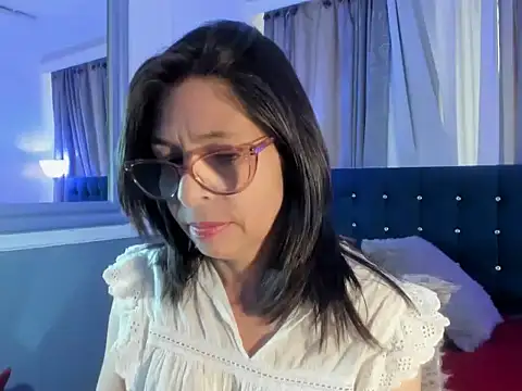 Snapshot of lena_gray chatting on June 4, 2026, 4:55 pm lena gray online show from June 4, 2026, 4:55 pm
