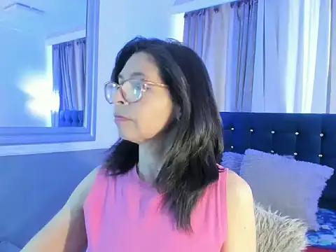 Snapshot of lena_gray chatting on June 17, 2026, 1:32 pm lena gray online show from June 17, 2026, 1:32 pm