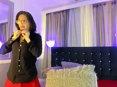 Snapshot of lena_gray chatting on May 26, 2026, 1:31 pm lena gray online show from May 26, 2026, 1:31 pm
