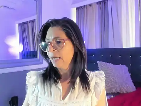 Snapshot of lena_gray chatting on June 12, 2026, 3:10 pm lena gray online show from June 12, 2026, 3:10 pm