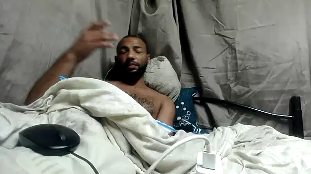 Snapshot of Camodick chatting on April 6, 2026, 5:08 am Camodick online show from April 6, 2026, 5:08 am