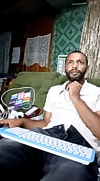 Snapshot of Camodick chatting on March 19, 2025, 10:31 pm Camodick online show from March 19, 2025, 10:31 pm