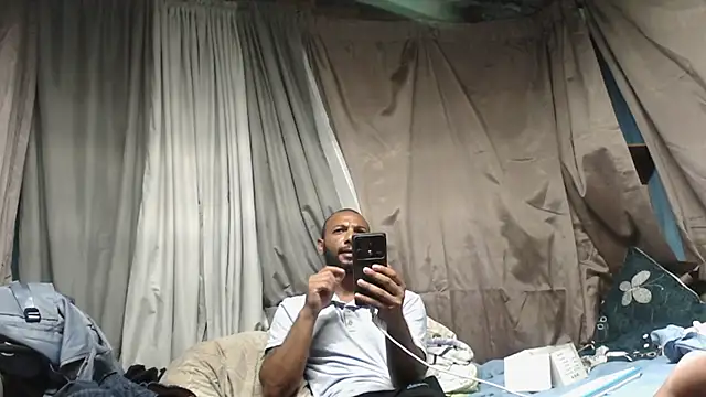 Snapshot of Camodick chatting on March 16, 2026, 5:48 pm Camodick online show from March 16, 2026, 5:48 pm