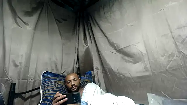 Snapshot of Camodick chatting on April 26, 2026, 9:28 am Camodick online show from April 26, 2026, 9:28 am