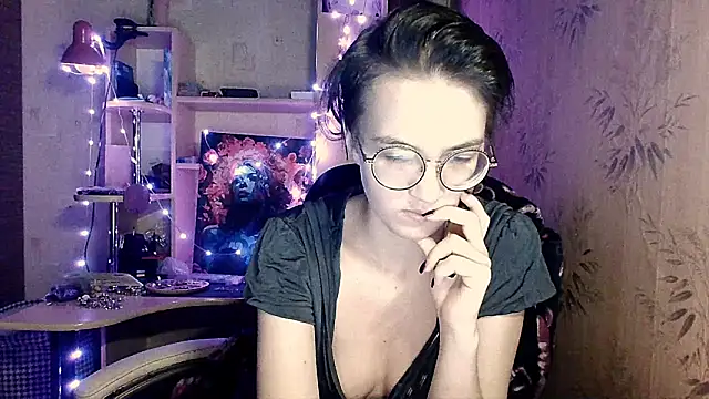 Snapshot of Alessa_Kiss chatting on May 14, 2026, 6:05 pm Alessa Kiss online show from May 14, 2026, 6:05 pm