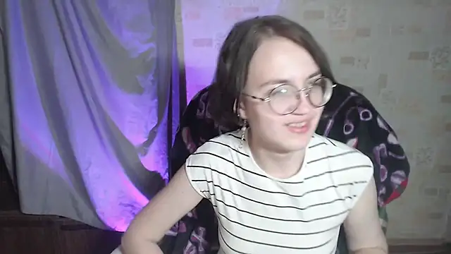 Snapshot of Alessa_Kiss chatting on June 4, 2026, 6:23 pm Alessa Kiss online show from June 4, 2026, 6:23 pm