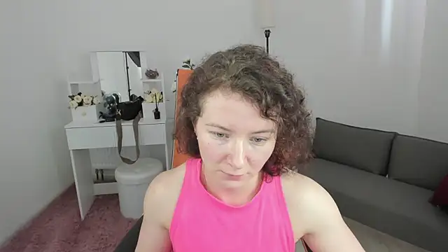 Snapshot of AureliaGleam chatting on July 6, 2026, 7:37 am AureliaGleam online show from July 6, 2026, 7:37 am