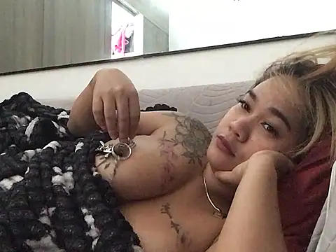 queenmia  ph online show from July 20, 2026, 12:51 am