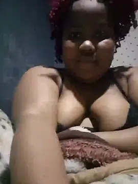 Snapshot of ChubbyMidgetxxx19 chatting on May 13, 2026, 9:33 pm ChubbyMidgetxxx19 online show from May 13, 2026, 9:33 pm