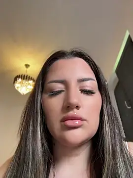 SophiePale online show from May 8, 2026, 6:06 am