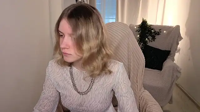 MilanaRayy online show from June 16, 2026, 5:29 am