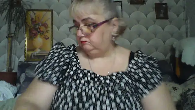 MarinaFarina53 online show from June 12, 2026, 6:44 am