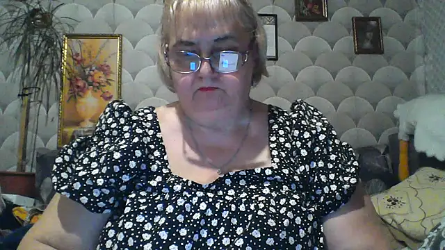 MarinaFarina53 online show from June 19, 2026, 7:09 pm