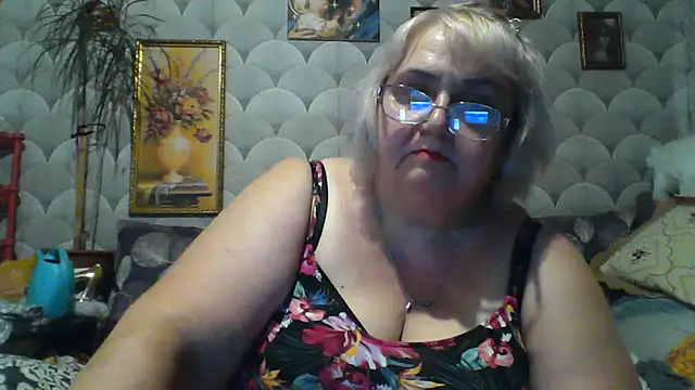 MarinaFarina53 online show from June 30, 2026, 6:08 pm