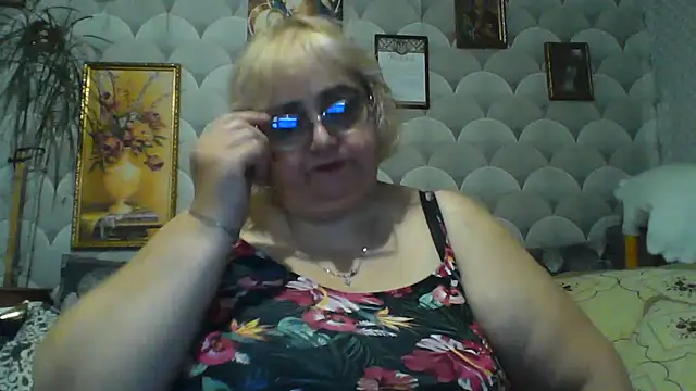 MarinaFarina53 online show from June 23, 2026, 5:22 pm