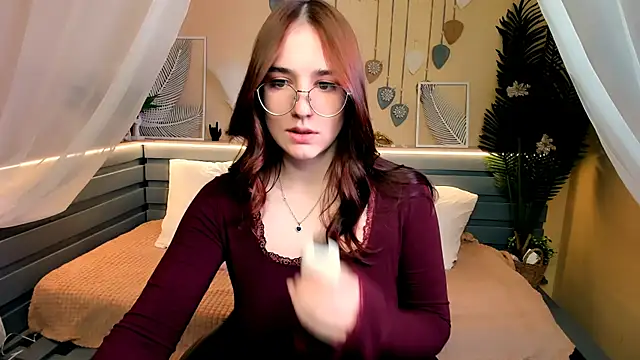 Maya Winters online show from May 26, 2026, 10:35 am