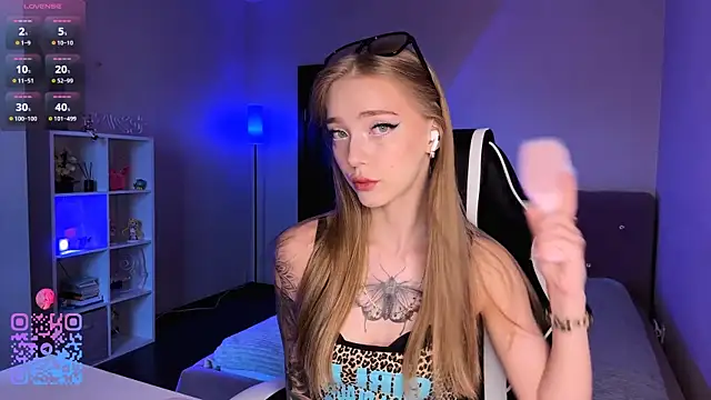 Snapshot of callme_eva chatting on July 4, 2026, 11:09 pm callme eva online show from July 4, 2026, 11:09 pm