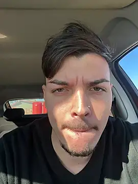 lautydiaz98 online show from May 18, 2026, 4:23 pm