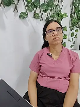 alanahot94 online show from June 20, 2026, 6:46 pm