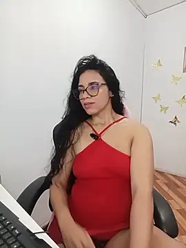 alanahot94 online show from May 16, 2026, 1:26 am
