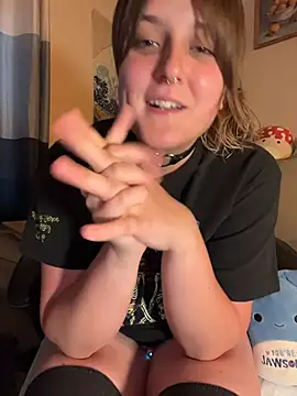 Snapshot of Hazel_Haze chatting on June 12, 2026, 12:08 am Hazel Haze online show from June 12, 2026, 12:08 am